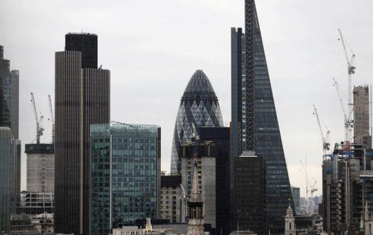 Economistas hacen sonar la alarma sobre los planes financieros de Londres tras el Brexit