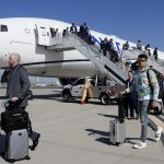 Eagles y Chiefs aterrizan en Phoenix de cara al Super Bowl